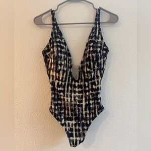 (🔥FLASH SALE! NO OFFERS!) Gideon Oberson one piece swimsuit